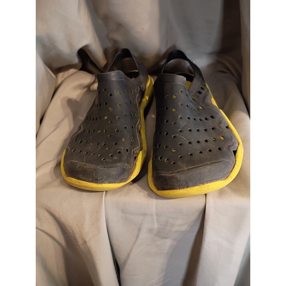 Crocs Men's Swiftwater Wave Sandals Black Yellow Sz 9 Iconic Comfort Waterproof - Picture 2 of 11